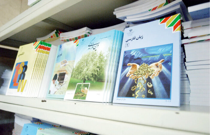 برخی از کتاب‌های درسی نیازمند اصلاح و ارتقا هستند/ کاغذ ایرانی استاندارد است