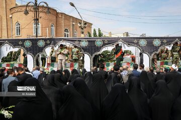 La nation iranienne fait ses adieux aux 23 martyrs nouvellement découverts à Ourmia