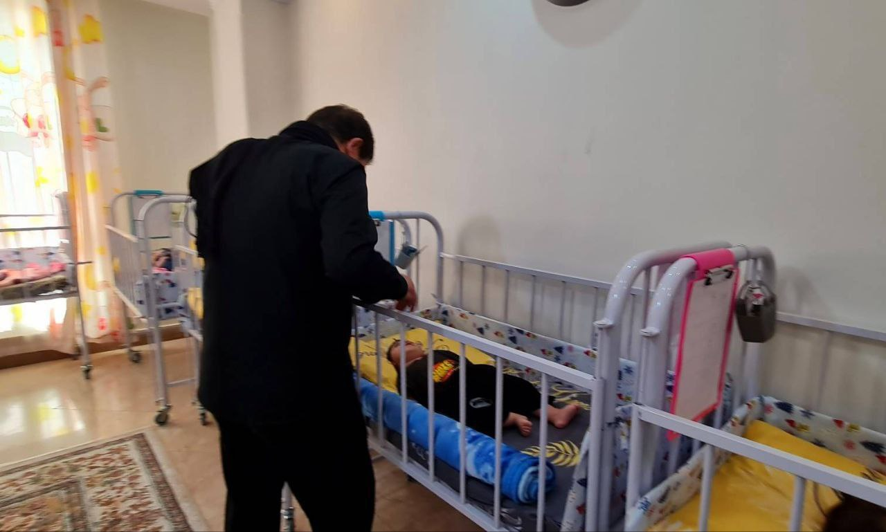 مخبر از مرکز شیرخوارگاه بهشت امام رضا (ع) بازدید کرد + تصاویر