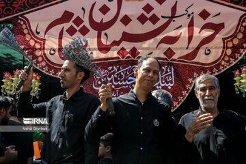 Rituel de deuil organisé au sanctuaire sacré de l'Imam Reza