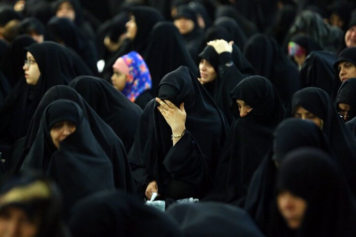 حال و هوای حرم بانوی کرامت در ماتم خورشید هشتم