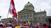 Suisse : 20 000 personnes manifestent pour une hausse des salaires