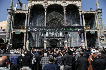 Mourning for Imam Reza (AS) at Qom's Fatemeh Masumeh Shrine