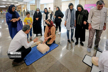 Iranian medics hold CPR drill in Isfahan