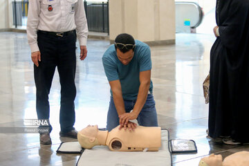 Iranian medics hold CPR drill in Isfahan