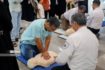 Iranian medics hold CPR drill in Isfahan