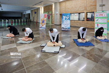 Iranian medics hold CPR drill in Isfahan