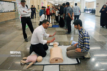 Iranian medics hold CPR drill in Isfahan