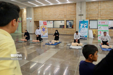 Iranian medics hold CPR drill in Isfahan