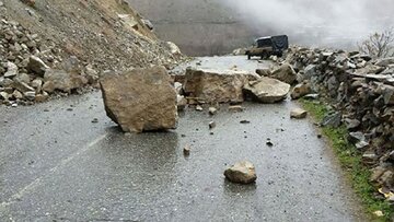 هشدار هواشناسی و خطر سقوط سنگ در جاده کرج - چالوس