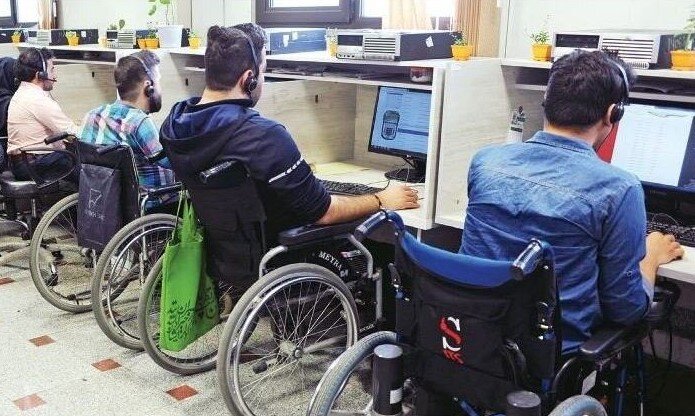 ۴۰۰ هزار زن سرپرست خانوار در کشور وجود دارد/پیگیری طرح اجرای بیمه طلاق