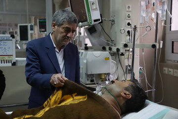 استاندار فارس از مجروحان بسیجی دو حادثه تیراندازی تروریستی و درگیری عیادت کرد
