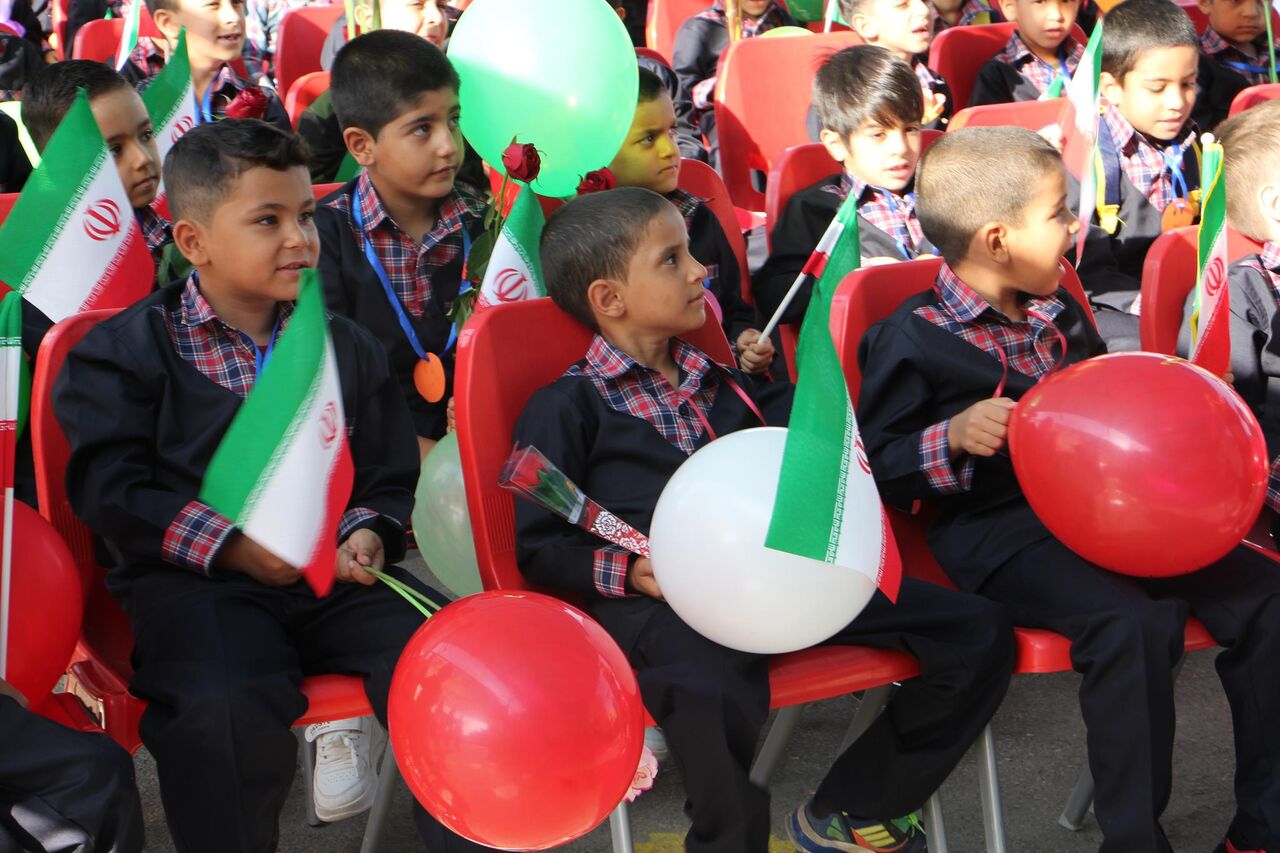 آغاز بهار دانش ۹۵ هزار کلاس اولی فارس با جشن شکوفه‌ها