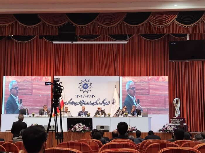 انتقاد تند استاندار کرمان از مرکز ملی فرش