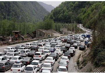 تردد از کرج و آزادراه تهران- شمال به سمت مازندران یک طرفه شد/ ترافیک بسیار سنگین است