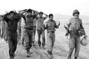 ۱۷ نیروی عراقی را در نخستین روز جنگ اسیر کردیم+ فیلم