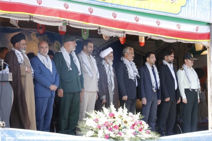 رژه نیروهای مسلح چهارمحال و بختیاری در شهرکرد برگزار شد