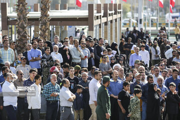 Military parade to mark Sacred Defense in central Iran