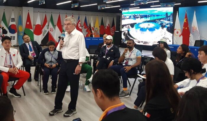 باخ به دیدار ورزشکاران در هانگژو رفت