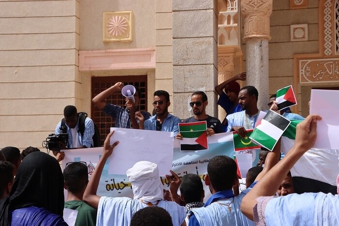 تجمع جوانان موریتانی مقابل مسجد سعودی در حمایت از فلسطین + عکس