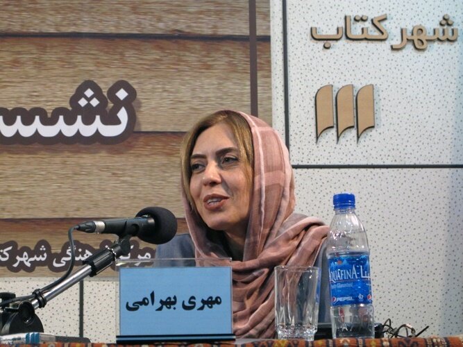 داستان زن و مردی که در قبرستان زندگی میکنند