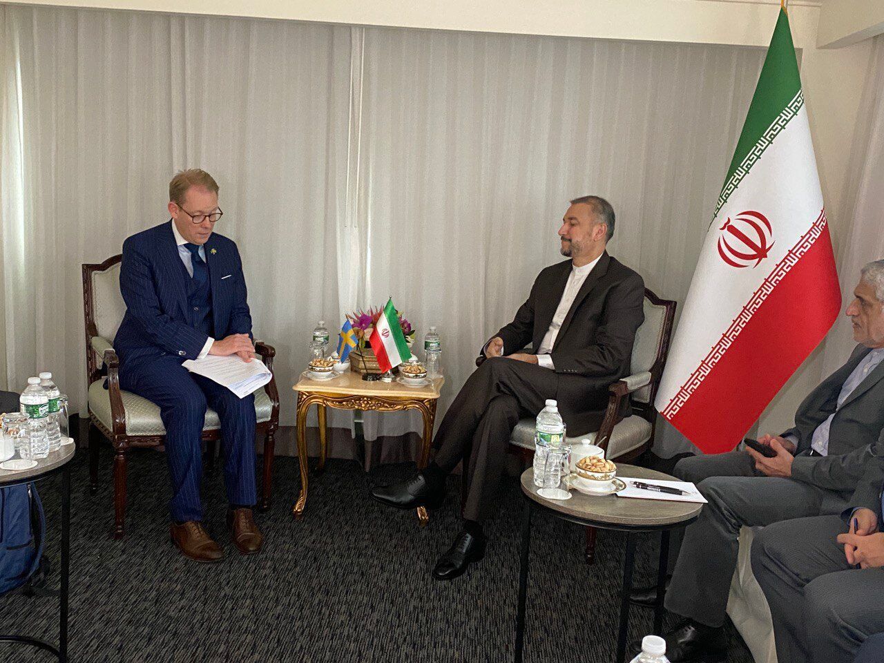 Iran, Sweden FMs meet, confer in New York