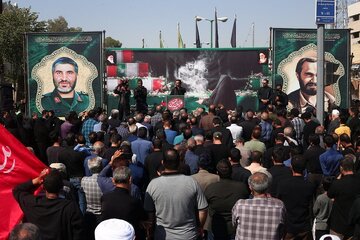 پیکر مطهر شهید گمنام عملیات بدر در اصفهان تشییع شد