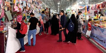 بازدید ۶۰ هزار نفر از نمایشگاه کالا در یزد/ استقبال عالی، امکانات محدود+فیلم