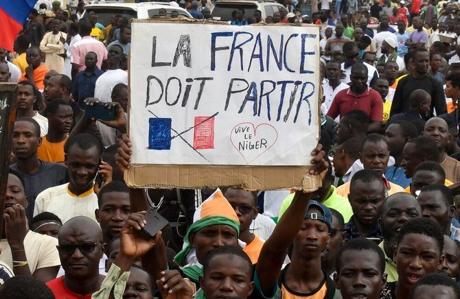 فرانس‌آفریک؛ رسوایی شکست‌های یک رئیس‌جمهور