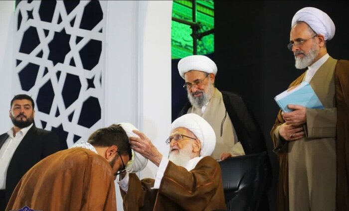 همایش «عهد جانان» با حضور آیتالله نوری همدانی در مسجد جمکران برگزار شد