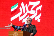 جنرل حاجی زادہ :

ایران  کی طاقت و توانائي علاقے سے بالاتر ہے اور ڈرون ٹیکنالوجی  میں ہم صاحب سبک ہیں ۔