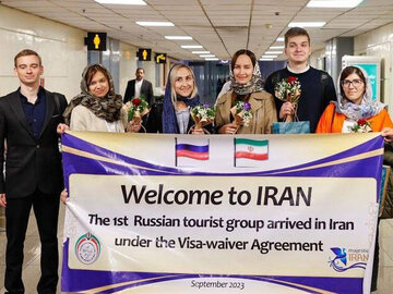 L'arrivée du premier groupe touristique en Iran dispensé de visa