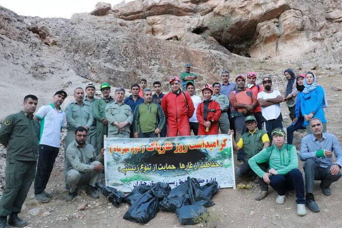 غار«کنان» شهرستان چناران خراسان رضوی پاکسازی شد