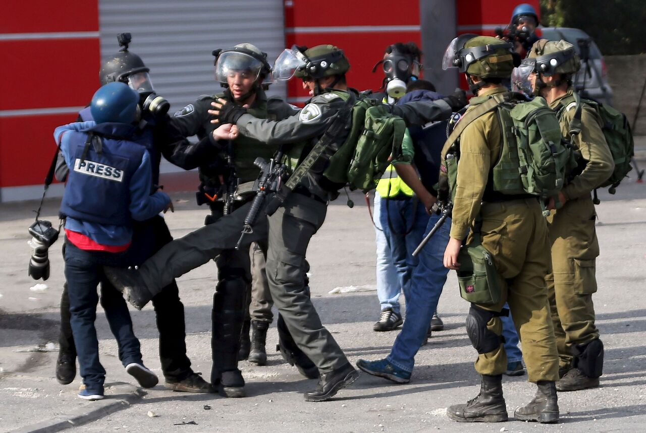 542 انتهاكا إسرائيليا بحق الصحفيين الفلسطينيين منذ بداية العام