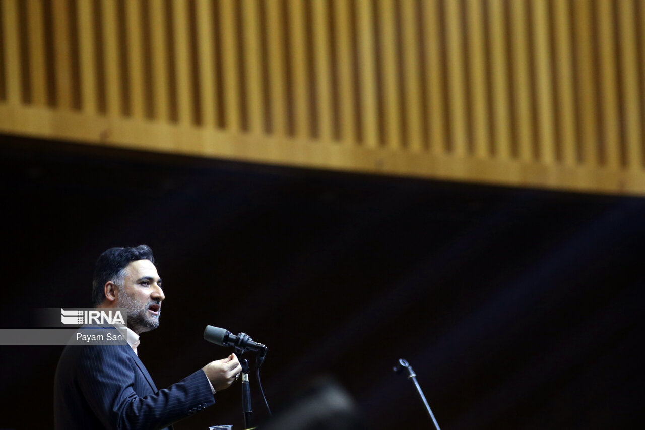 روز شلوغ رئیس‌جمهور در اصفهان با حضور در افتتاحیه جایزه مصطفی (ص) پایان یافت