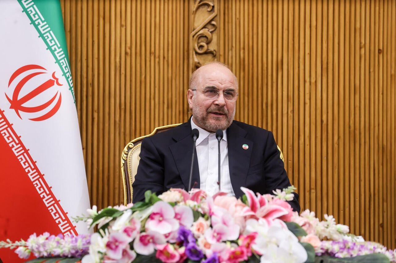 Irans Parlamentspräsident reist in die VAE