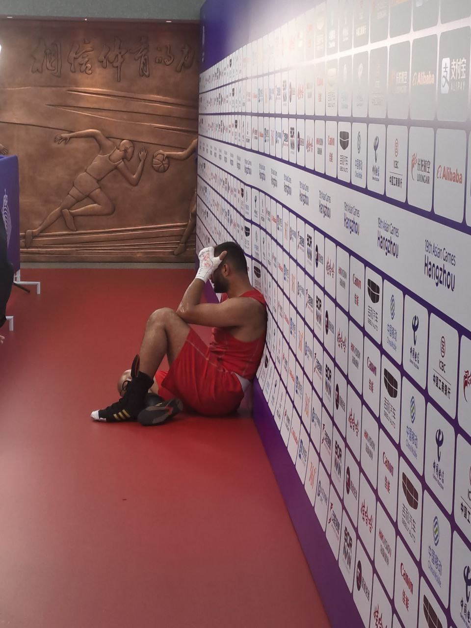 ادامه ناکامیهای بوکس، حذف آخرین بازمانده