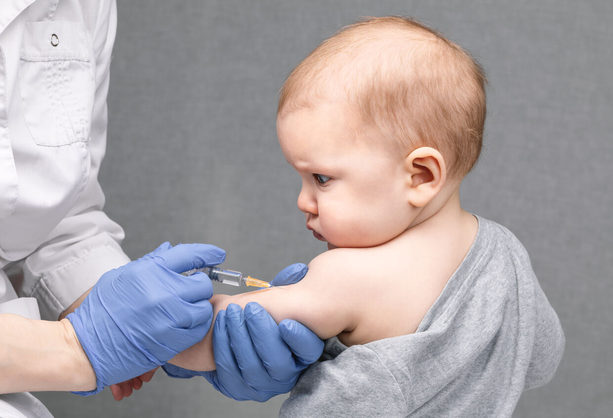 یک متخصص اطفال: تزریق واکسن آنفلوانزا برای کودکان ضروری است