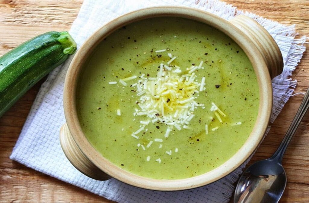 آموزش پخت ۱۰ مدل سوپ گرم مخصوص پاییز