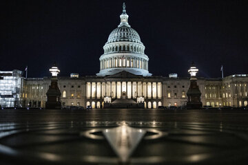 کمتر از ۳ ساعت مانده به تعطیلی دولت بایدن، سنای آمریکا بودجه ۴۵ روزه را تصویب کرد