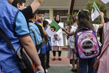 L’Algérie interdit l’enseignement des programmes français dans les écoles privées