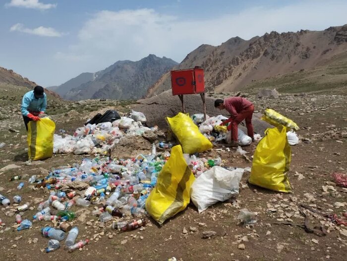 پایان جولان کوهنوردنماها؛ علم کوه صاحب پاسگاه محیط بانی شد