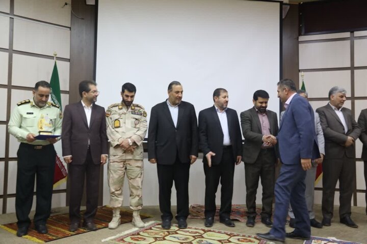 کسب رتبه های برتر ملی توسط ادارات ایلام بیانگر روند رو به رشد استان است