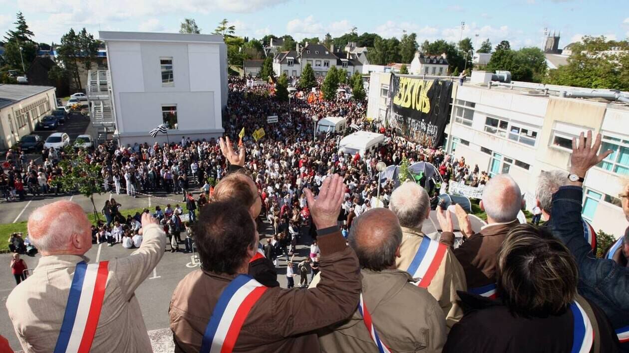 France : Une autre manifestation à Quimper contre la régulation des urgences