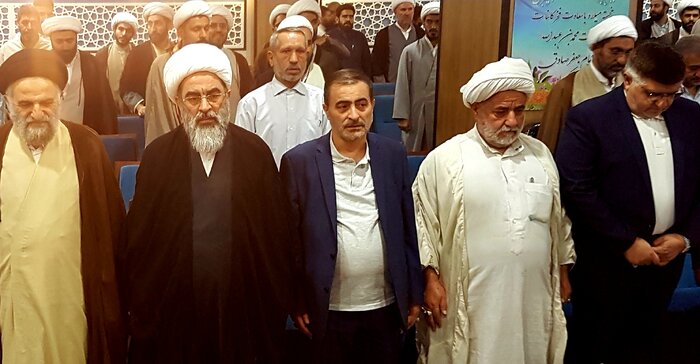 آیت الله حسینی بوشهری: حوزه علمیه مرزبان امنیت کشور است