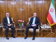 Iran FM underlined need for expanding ties with Hungary