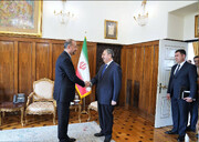 Rencontre entre le ministre iranien des A.E. avec l'assistant spécial du président azerbaïdjanais d’Ilham Aliyev