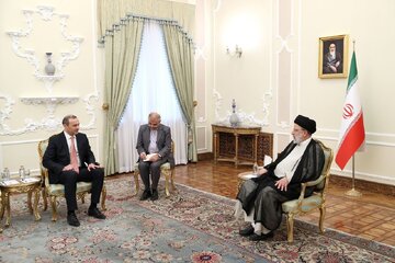 Raïssi annonce la volonté de l’Iran de coopérer pour maintenir la paix et la stabilité et établir la sécurité et la paix dans la région du Caucase