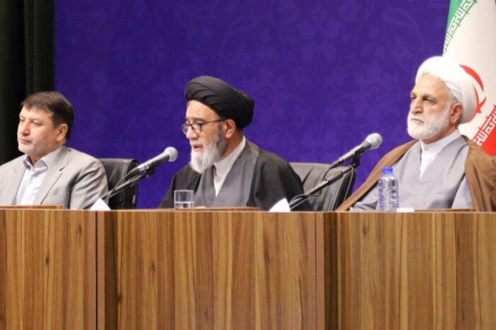 محسنیاژهای: اگر کارگزار نظام فساد کند باید شدیدتر برخورد شود 2
