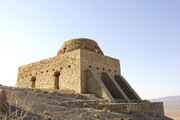 Temple du Feu d'Aspakhu et son architecture unique